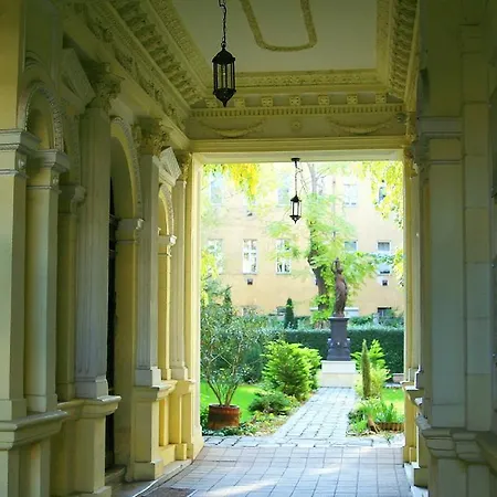 Lejlighed Center Apartments-tomy *